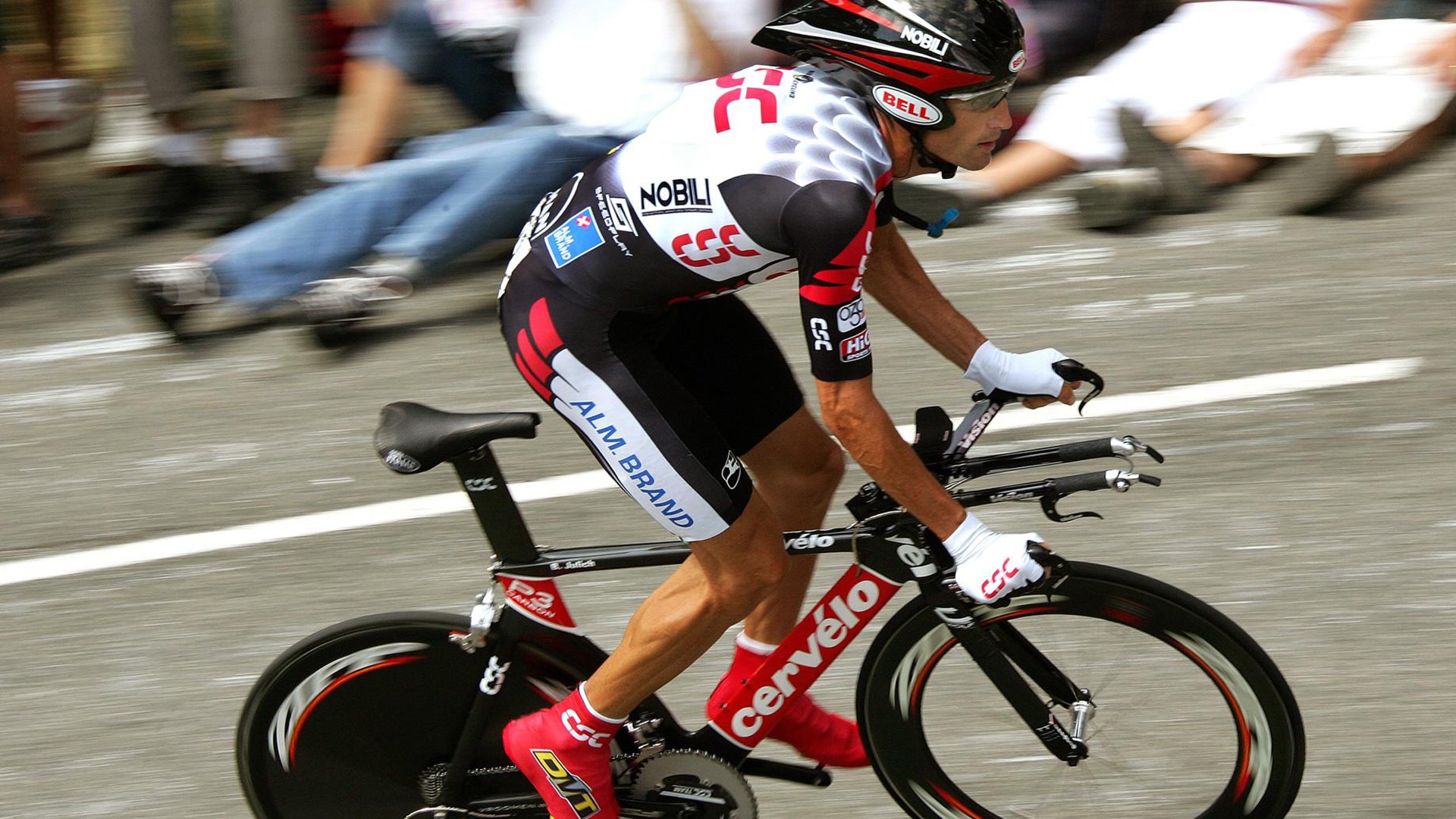 巴黎再签一名超级中场，梦想再升级，曝巴黎正酝酿超级转会